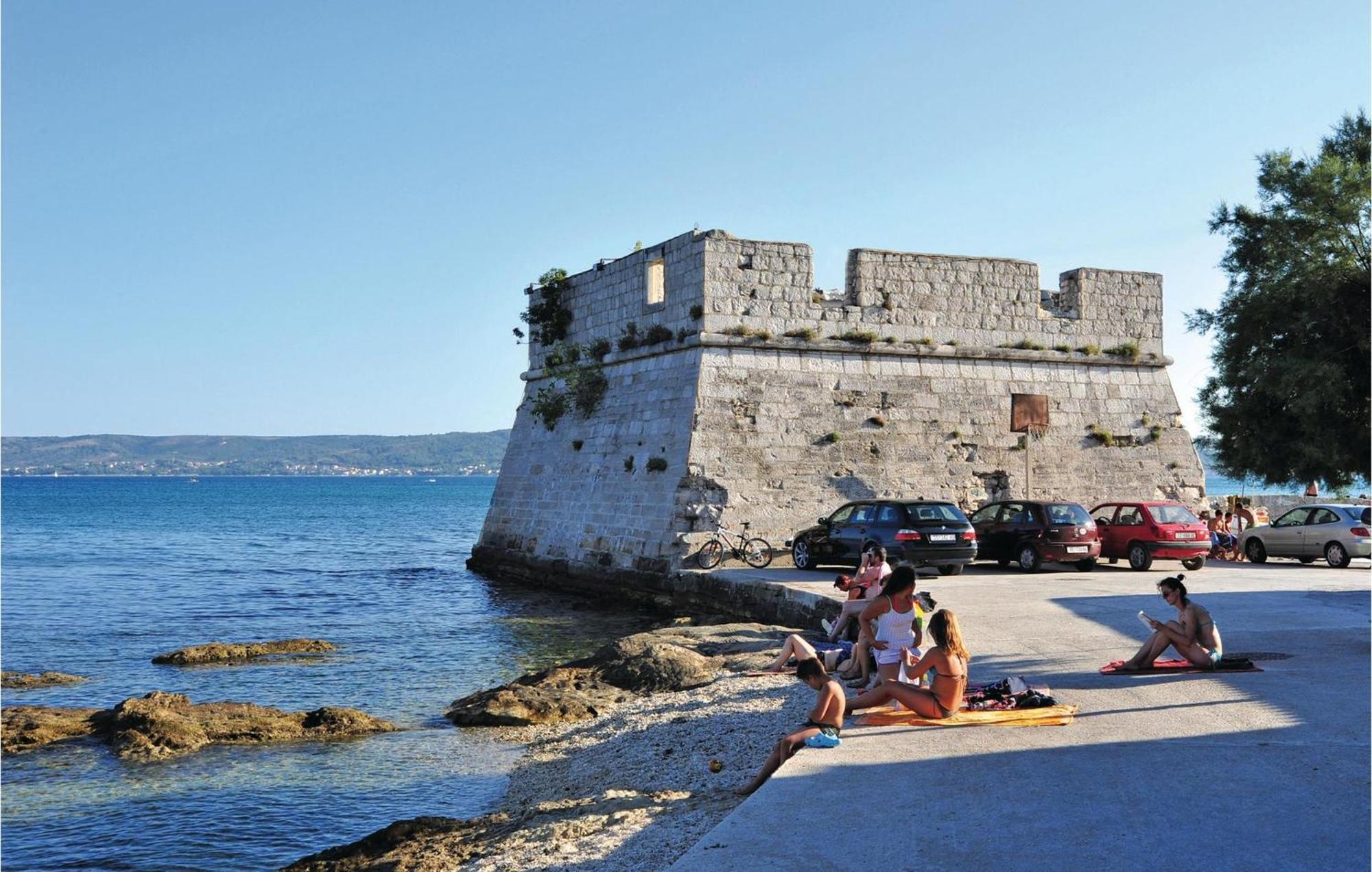 Nice Apartment In Kastel Stafilic With Sauna Kaštela Εξωτερικό φωτογραφία